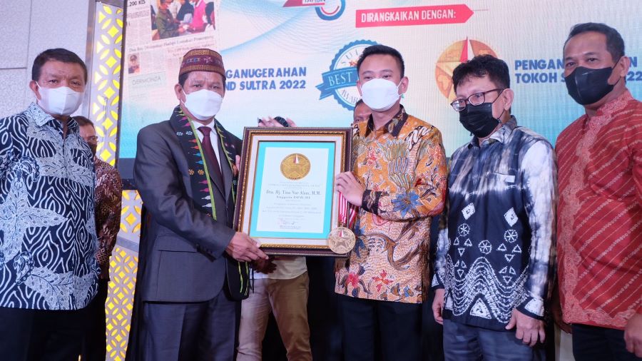 Tina Nur Alam Tokoh Perempuan Sultra Peduli Pendidikan